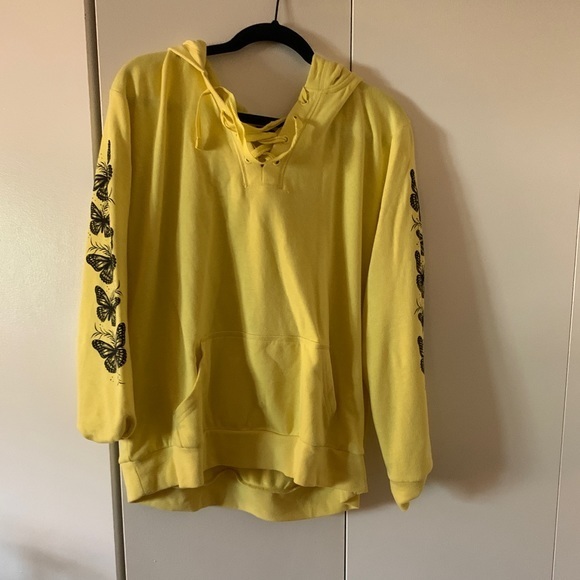 Torrid Yellow Butterfly Print Hoodie Plus Size 0 - Picture 3 of 8